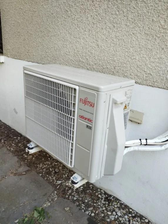Installation d'un climatiseur réversible à Annonay, Eclassan, Perrier EGM