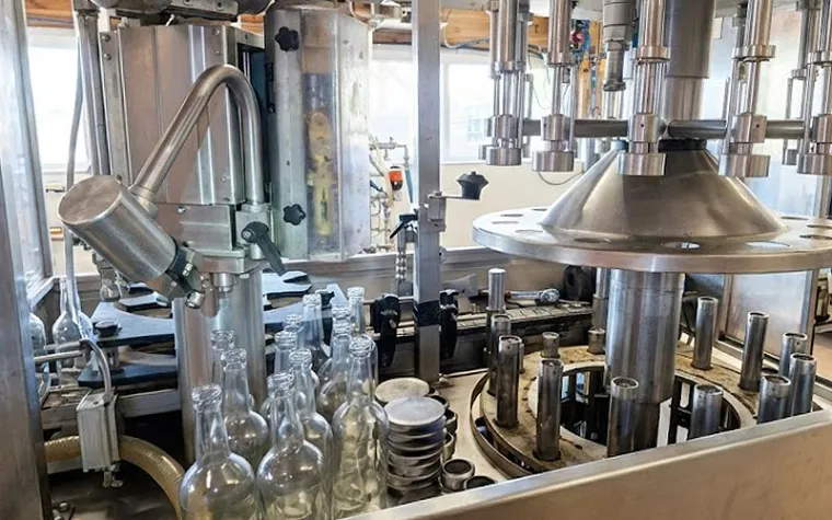 Révision d'une embouteilleuse !, Eclassan, Perrier EGM